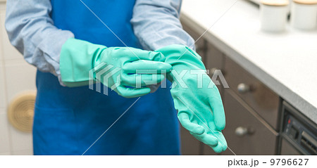 ゴム手袋　装着 9796627