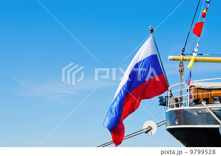 Russian flag flies at the stern old sailboat Russian flag flies at the stern old sailboat 9799528