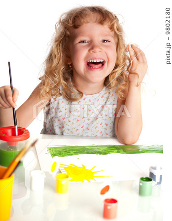 Girl, draws paint 9802180