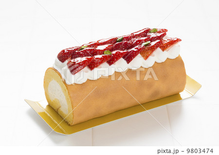 イチゴロールケーキ 9803474
