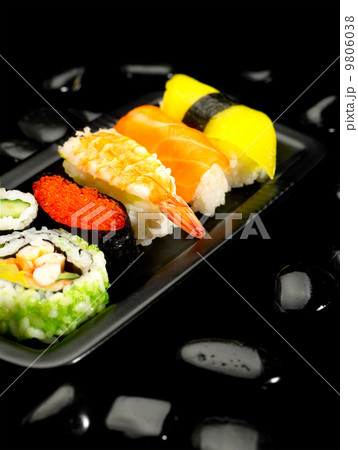 assorted sushi plate 9806038