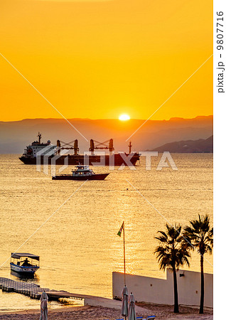 アカバのサンセット(ヨルダン、アカバ) 9807716