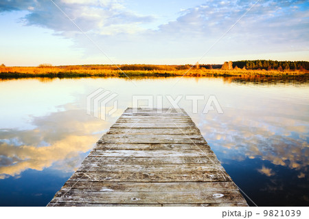 Old wooden pier 9821039