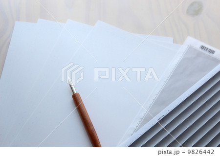 漫画原稿用紙とスクリーントーン 9826442