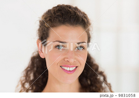 Beautiful businesswoman smiling 9831058