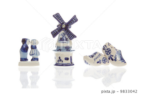Typical dutch souvenirs on a row Typical dutch souvenirs on a row 9833042