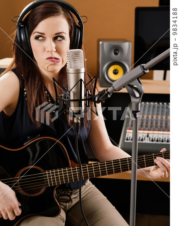 Uncertainty in the recording studio 9834188