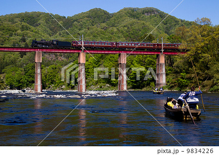 秩父鉄道・新緑の荒川鉄橋を渡るSLパレオエクスプレス号 秩父鉄道・新緑の荒川鉄橋を渡るSLパレオエクスプレス号 9834226