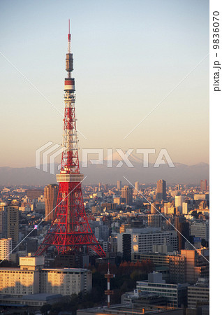 東京タワーと富士山の朝焼けの写真素材