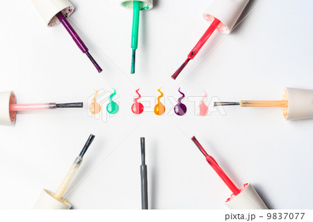 brush nail polish in a circle 9837077