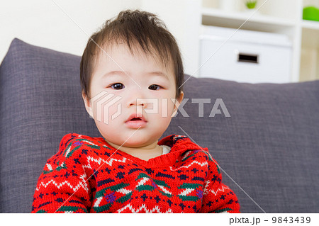 Little girl portrait 9843439