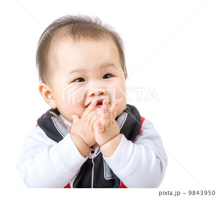 Baby boy clapping 9843950
