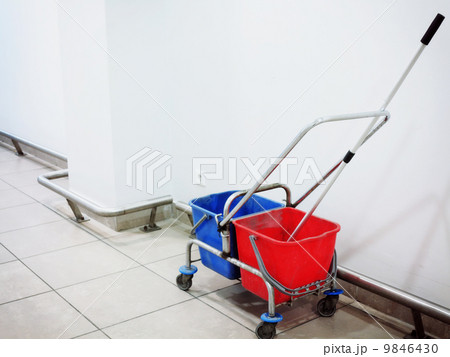 mop and bucket indoor 9846430