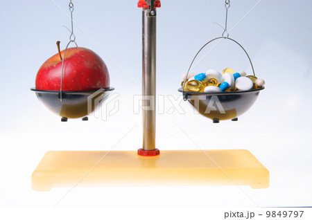 Red apple vs. food supplements 9849797