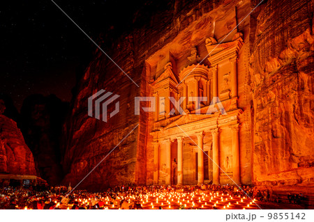 ペトラ・バイ・ナイト(ヨルダン、ペトラ遺跡) 9855142