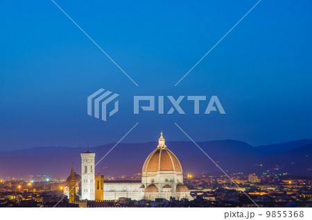 Nice view of florence during evening hours 9855368