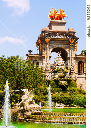 Cascada fountain in Barcelona in summer Cascada fountain in Barcelona in summer 9856261