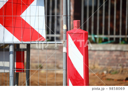 traffic signs Road Closed warning sign 9858069