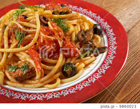 Spaghetti alla puttanesca 9860023