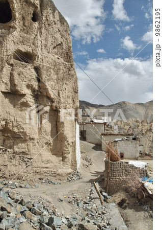 月面世界と言われるラマユル村、ラダック 9862195