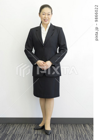 働くビジネスウーマン 9866022