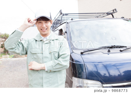 バンと作業員 9868773