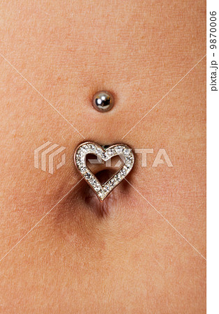 pretty belly and piercing 9870006