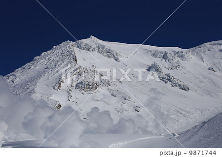 冬の旭岳 9871744