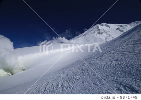 冬の旭岳 9871749