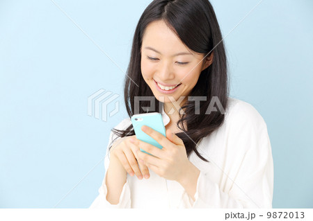 女性・スマートフォン 女性・スマートフォン 9872013
