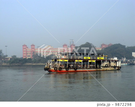 Kolkata, looking ocer Howrah station, コルカタ、ハウラー駅を望む 9872298