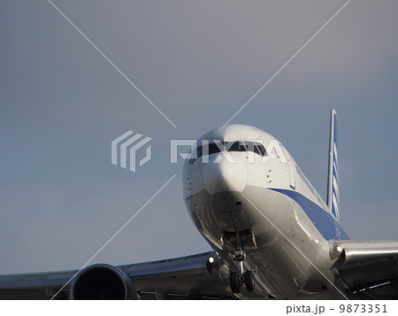 伊丹空港　ボーイング767　着陸 9873351