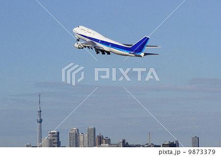 ジャンボジェット機とスカイツリー 9873379