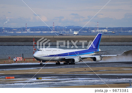 羽田空港を離陸するB747 羽田空港を離陸するB747 9873381