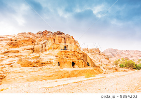 オベリスクの墓(ヨルダン、ペトラ) オベリスクの墓(ヨルダン、ペトラ) 9884203