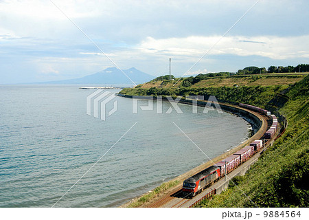 室蘭本線の貨物列車 9884564