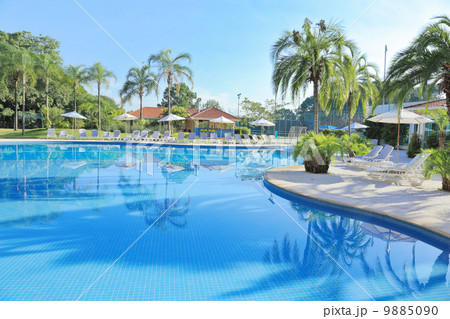 リゾートホテルのプール 9885090