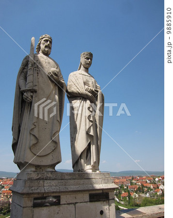 イシュトヴァーン王とギゼラ妃像 イシュトヴァーン王とギゼラ妃像 9885910