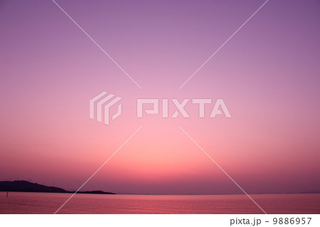 夕暮れのグラデーション 9886957