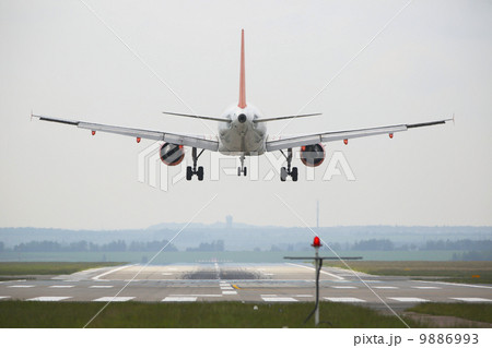 Runway 9886993