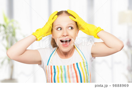 crazy housewife screaming 9888969