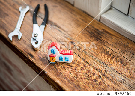 家と工具 9892460