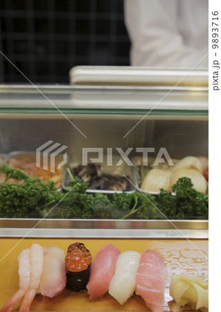 お寿司屋さん 9893716