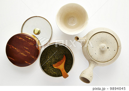 茶器とお茶 9894045