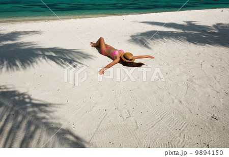 Woman at beach 9894150