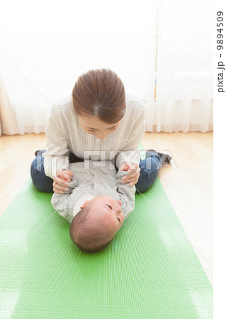 ベビーマッサージ ベビーマッサージ 9894509