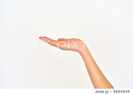 女性の手のボディパーツ。 9894648