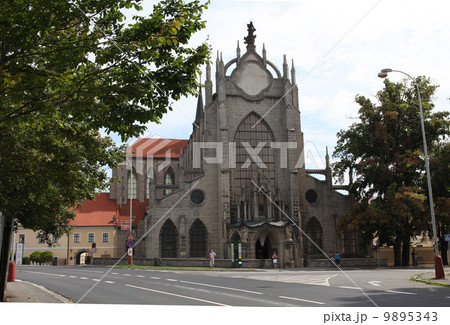 チェコ 世界遺産クトナー・ホラ 聖母マリア教会 9895343