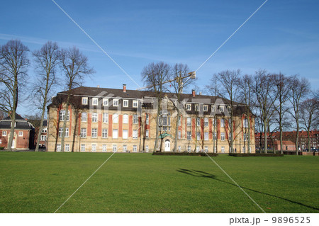 ヴェストファーレン・ヴィルヘルム大学（ドイツ） 9896525