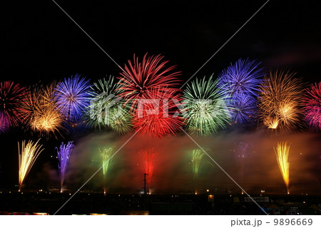 大曲の花火 9896669